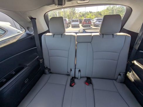 Used 2022 Honda Pilot Touring image 16