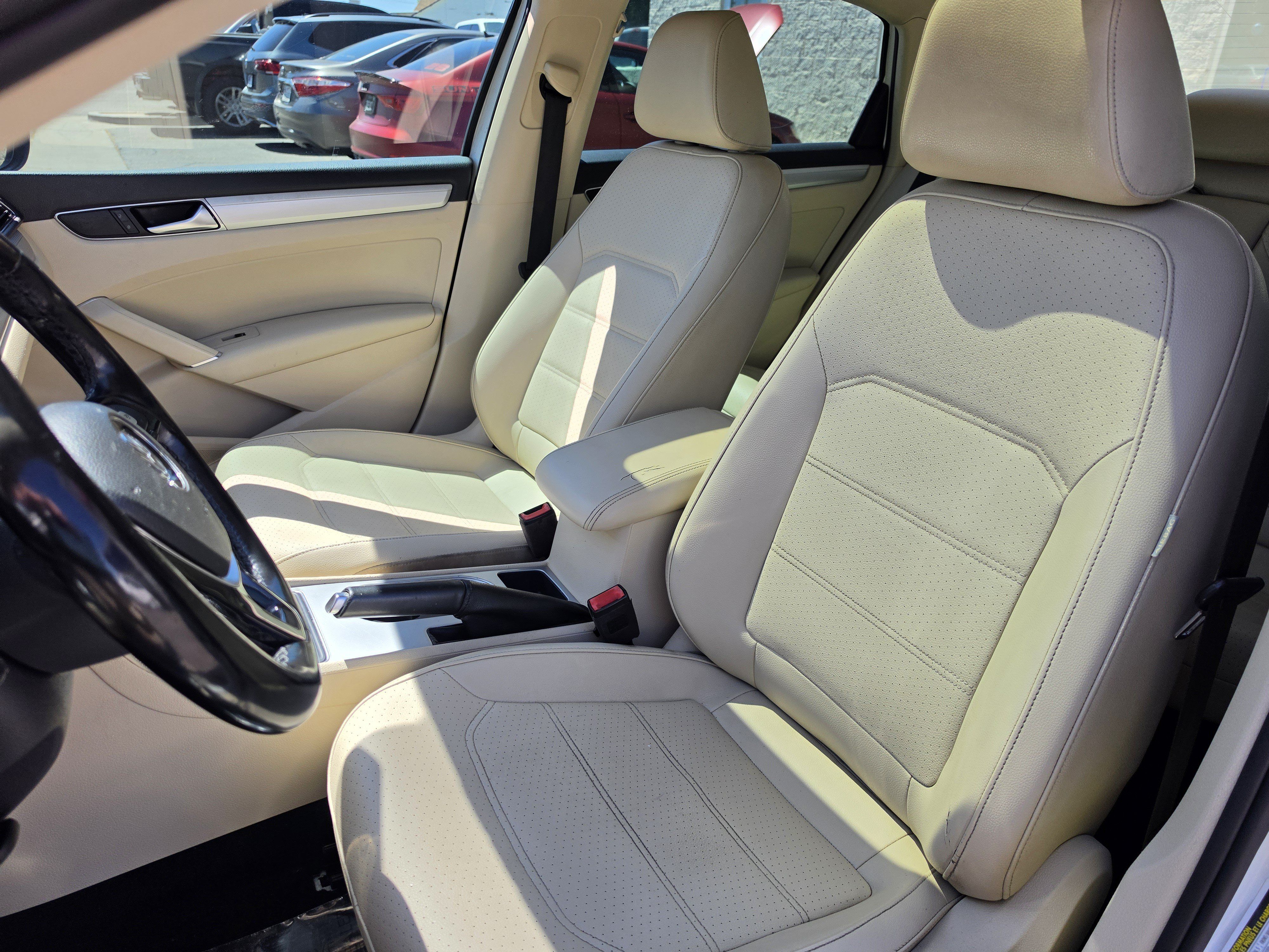 Used 2019 Volkswagen Passat 2.0T Wolfsburg w/ Wheels & Sunroof Package FWD image 12