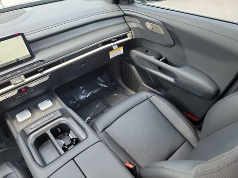 New 2027 Kia Telluride S w/ Towing Package FWD image 29