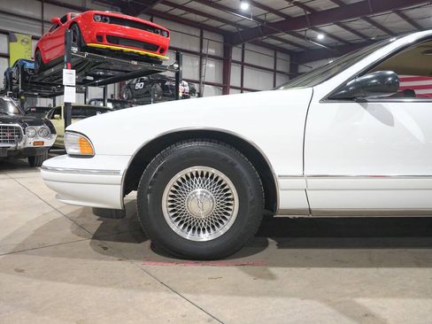 Used 1996 Chevrolet Impala SS RWD image 3