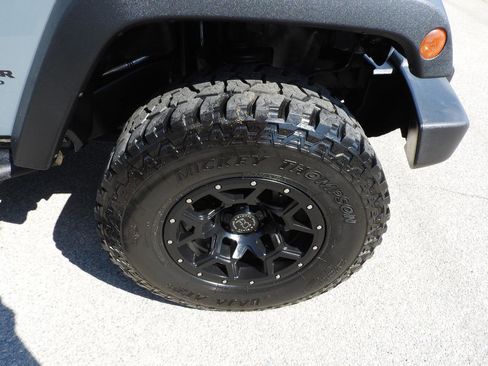 Used 2015 Jeep Wrangler Unlimited Sport w/ Quick Order Package 24S AWD/4WD image 13