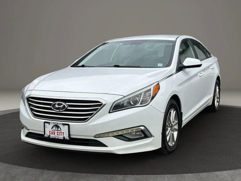Used 2016 Hyundai Sonata SE image 1