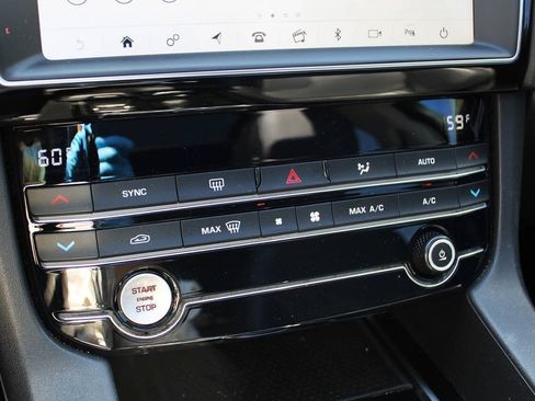 Used 2019 Jaguar F-PACE Premium AWD/4WD image 27