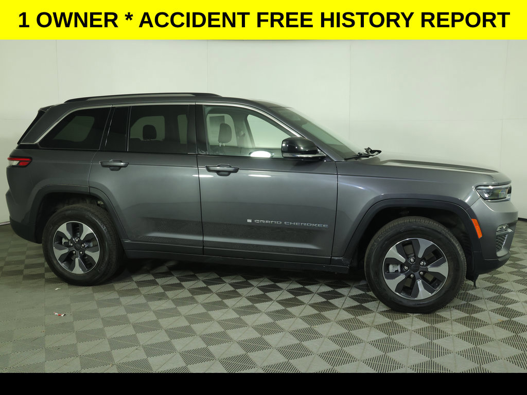 Used 2023 Jeep Grand Cherokee 4WD 4xe image 2