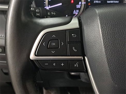 Used 2023 Toyota Highlander LE image 25