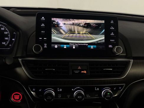 Used 2018 Honda Accord Touring image 19