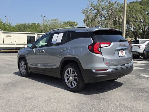 Used 2024 GMC Terrain SLT FWD image 3