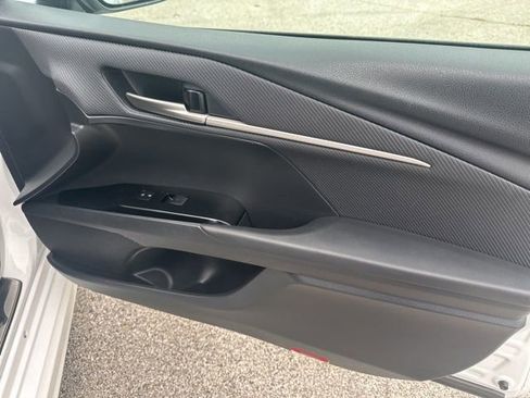 Used 2025 Toyota Camry SE FWD image 43