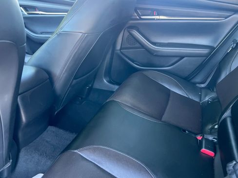 Used 2019 MAZDA MAZDA3 Premium image 11