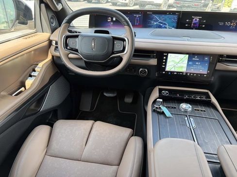 New 2026 Lincoln Navigator Black Label AWD/4WD image 24