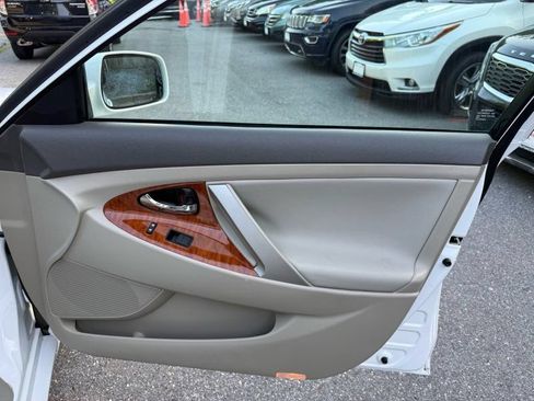 Used 2009 Toyota Camry XLE FWD image 21