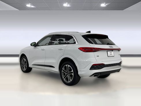 Used 2025 Audi Q5 Premium w/ Convenience Package AWD/4WD image 3