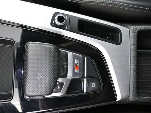 Used 2021 Audi S4 Premium Plus w/ Premium Plus Package image 17