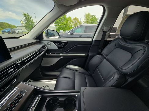Used 2025 Lincoln Aviator Reserve w/ Equipment Group 201A AWD/4WD image 13