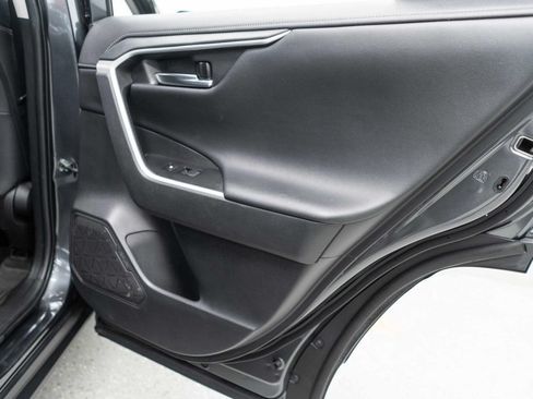 Used 2021 Toyota RAV4 Limited AWD/4WD image 29