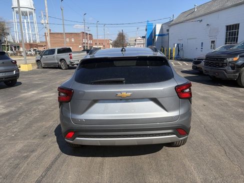 New 2026 Chevrolet Trax LT w/ Sunroof Package image 5