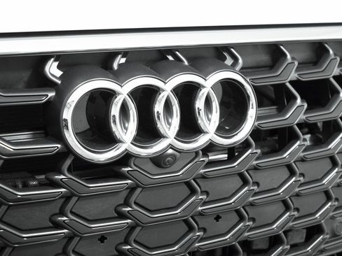 New 2025 Audi A8 L 3.0T image 11