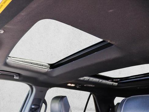 Used 2018 Ford Explorer Platinum image 22