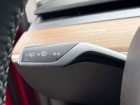 Used 2021 Tesla Model Y Long Range AWD/4WD image 26