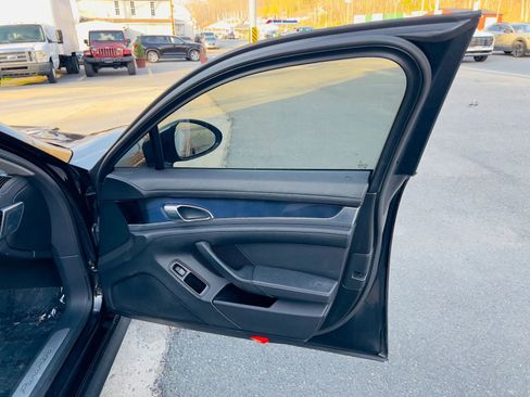 Used 2011 Porsche Panamera image 13