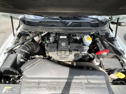 Used 2022 RAM 2500 Laramie AWD/4WD image 3