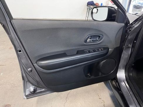 Used 2021 Honda HR-V Sport image 24