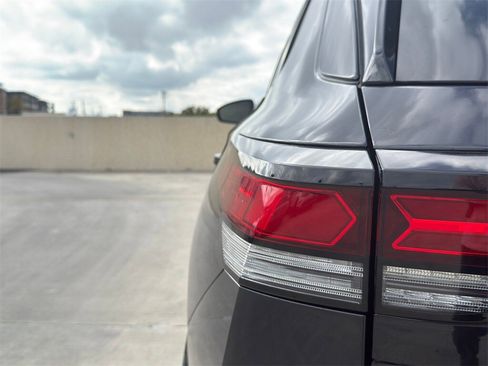 New 2026 Volkswagen Tiguan SE R-Line image 7