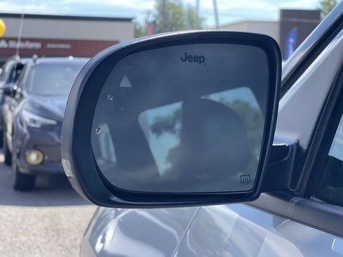 Used 2025 Jeep Compass Limited AWD/4WD image 20