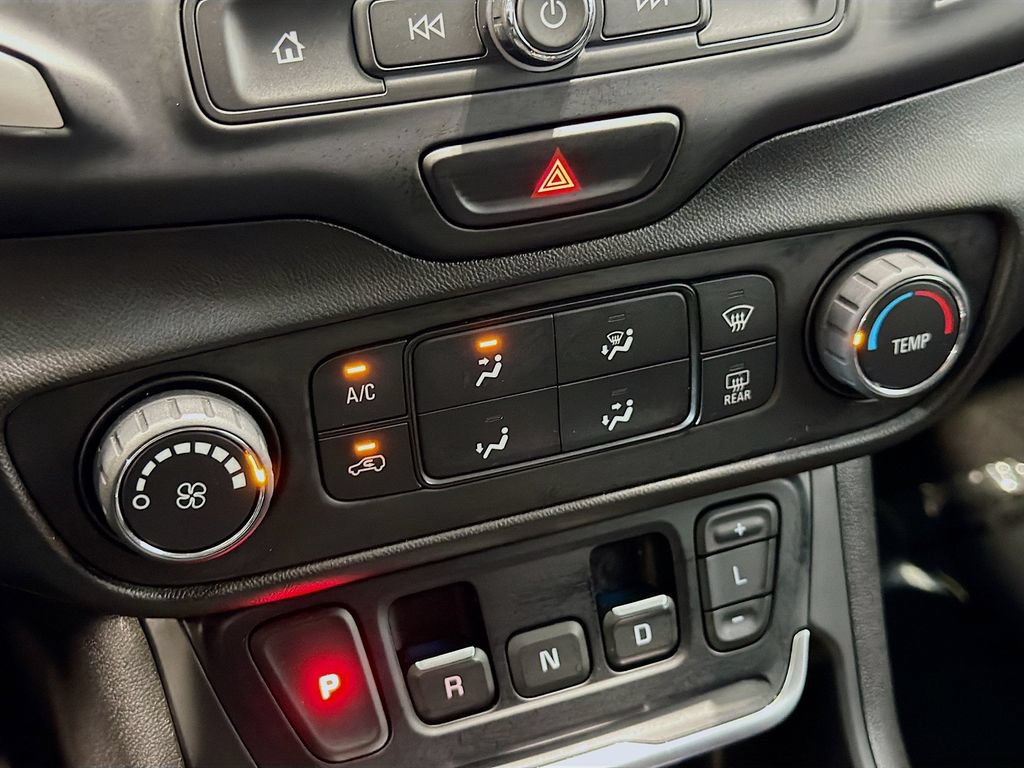 Used 2021 GMC Terrain SLE FWD image 17
