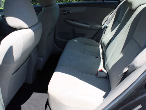 Used 2010 Toyota Corolla LE image 21