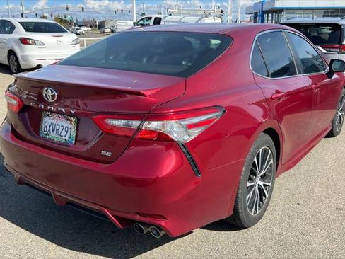 Certified 2018 Toyota Camry SE w/ Moonroof Package image 2