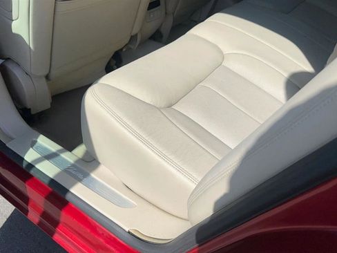 Used 2011 Cadillac DTS Luxury image 23