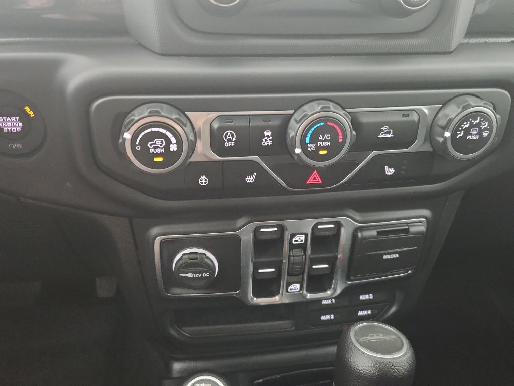 Certified 2020 Jeep Gladiator Sport AWD/4WD image 29
