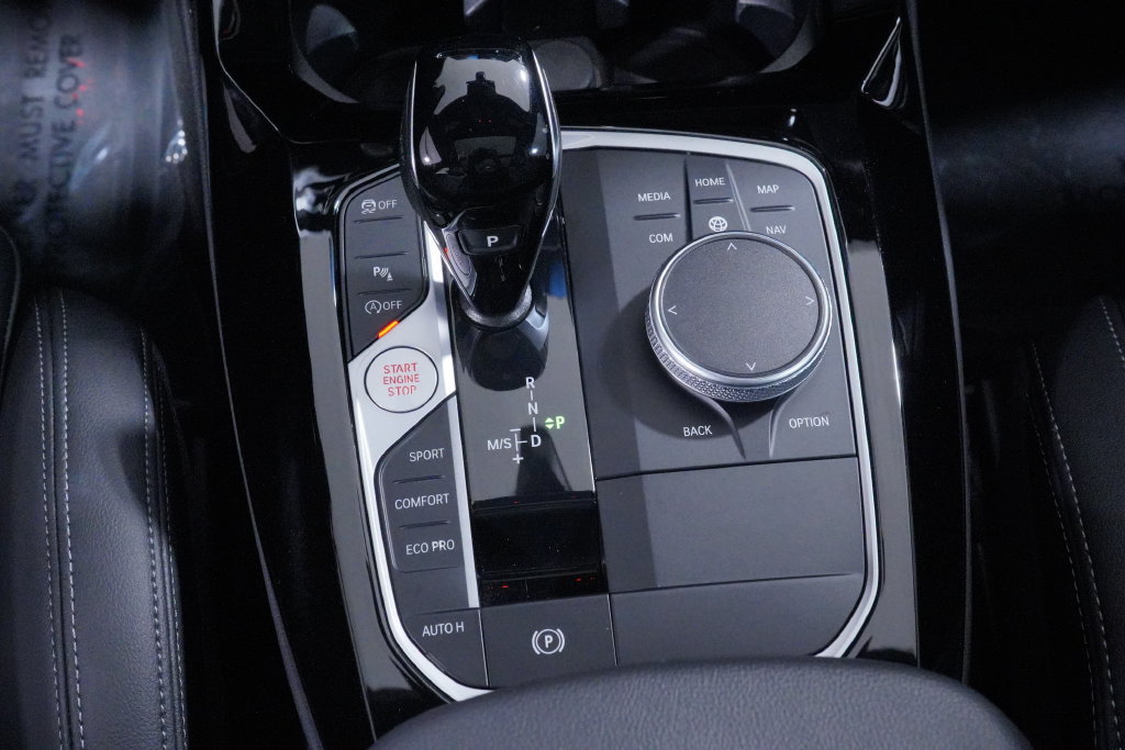 Used 2024 BMW X3 sDrive30i w/ Convenience Package RWD image 17