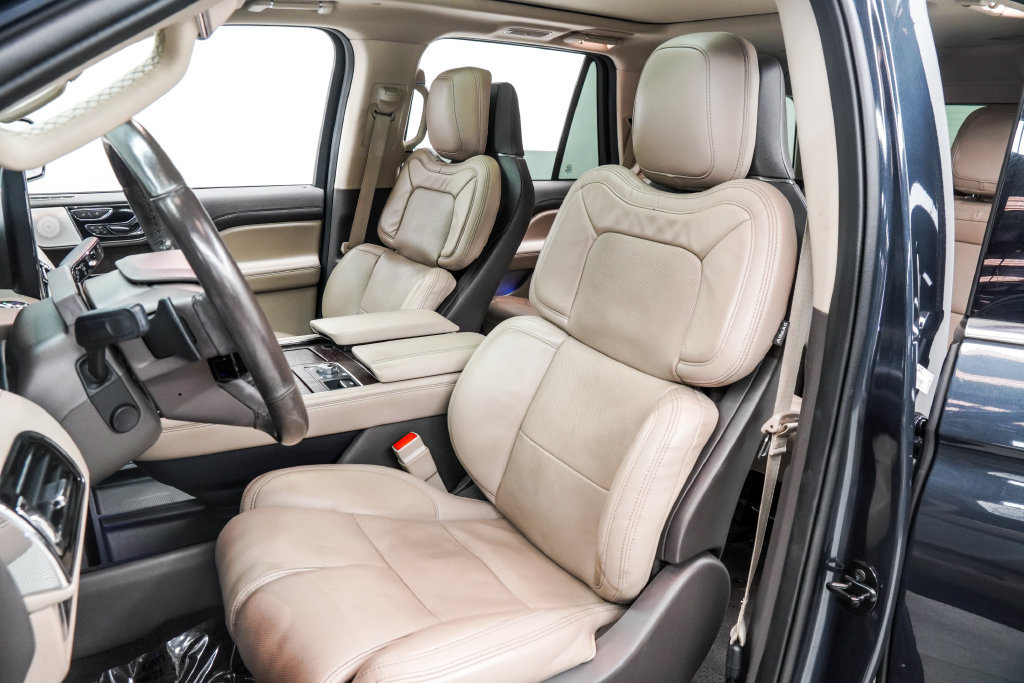 Used 2022 Lincoln Navigator Reserve AWD/4WD image 16