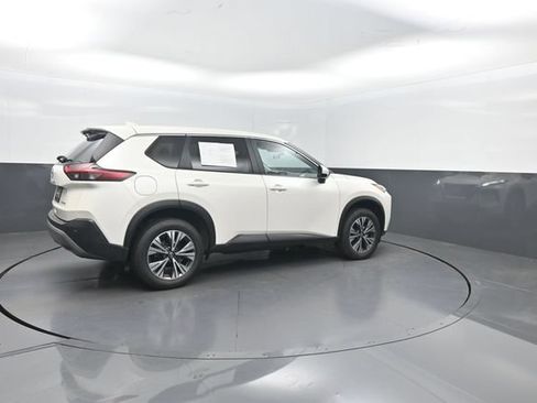 Used 2023 Nissan Rogue SV AWD/4WD image 5