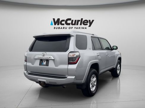 Used 2016 Toyota 4Runner SR5 AWD/4WD image 5