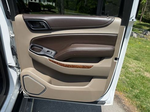 Used 2016 Chevrolet Suburban LTZ AWD/4WD image 41