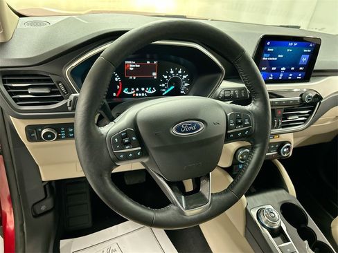 Used 2020 Ford Escape SEL image 4