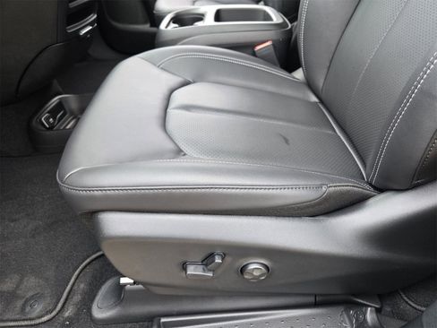 New 2026 Chrysler Pacifica Select image 23