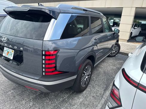 Used 2026 Hyundai Palisade SEL FWD image 16