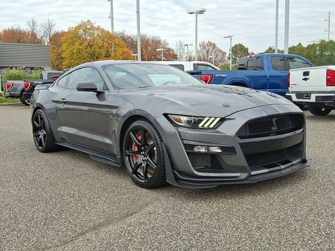 Used 2021 Ford Mustang Shelby GT500 w/ Carbon Fiber Handling Package image 2