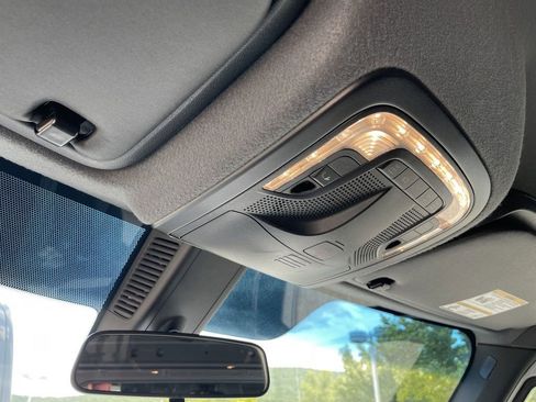 Used 2024 Mercedes-Benz Sprinter 2500 image 24