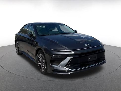 Used 2025 Hyundai Sonata SEL image 3