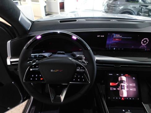 Used 2026 Cadillac Escalade V AWD/4WD image 39