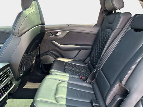 Used 2023 Audi SQ7 Prestige w/ Sport Package image 12