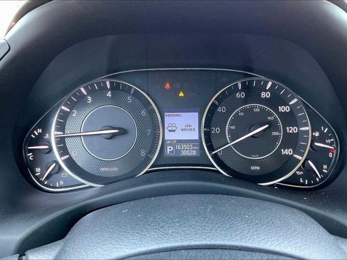 Used 2017 Nissan Armada Platinum image 25