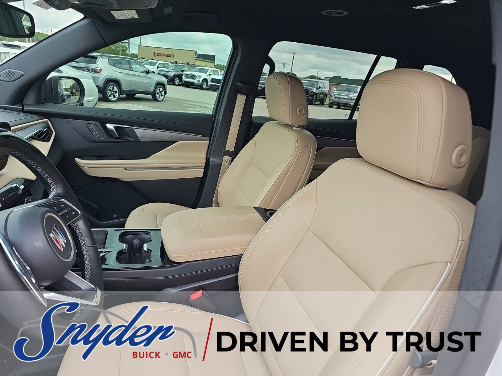 Used 2025 Buick Enclave Preferred w/ Super Cruise Package FWD image 10
