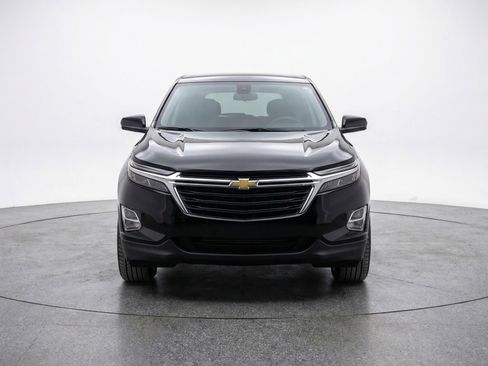 Used 2025 Chevrolet Equinox LT FWD image 2