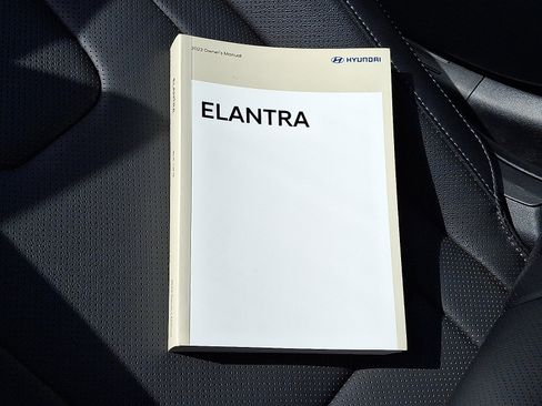 Used 2023 Hyundai Elantra Limited image 27